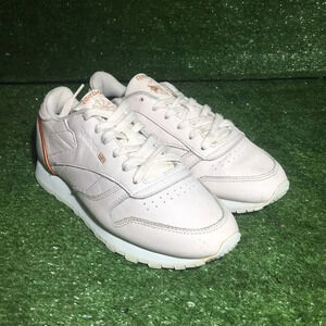 Womens Reebok Classic size 6.5 pale pink/rose gold trendy summer distressed cute